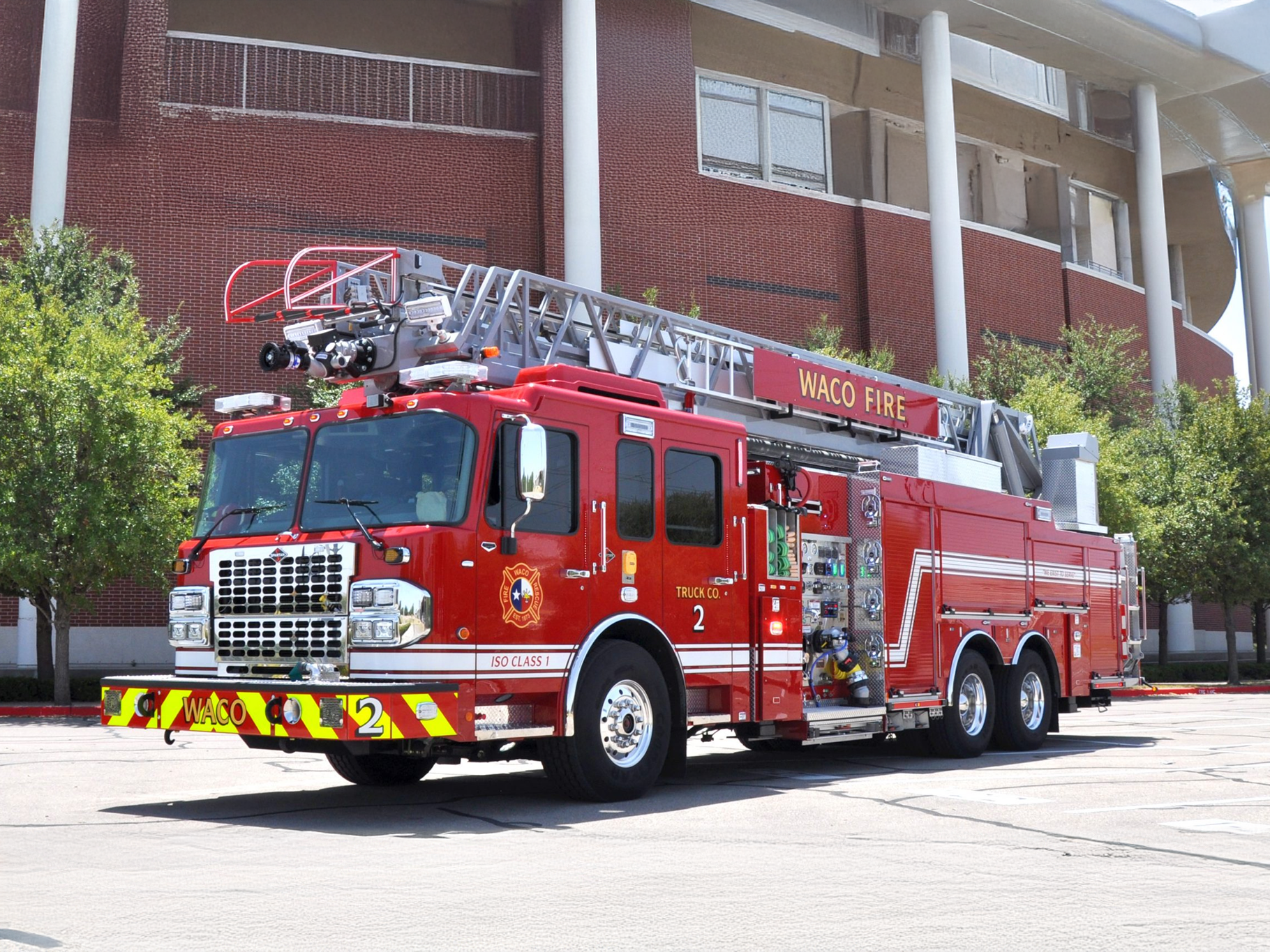 107' Rear Mount Ladder